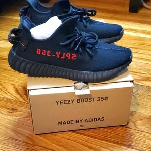 YEEZY BOOST 350 V2 BLACK/RED